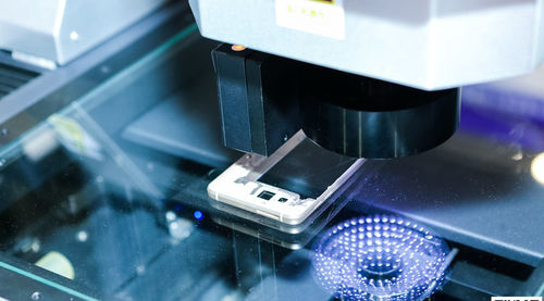 último caso de la compañía sobre El papel clave de la máquina de medición de la visión en la industria de fabricación de teléfonos móviles