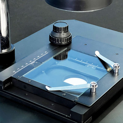 Microscopio de vídeo industrial motorizado 27X - 163X Microscopio de zoom eléctrico sin pasos